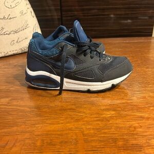 Nike Kids' Black and Navy Sneakers Size 2